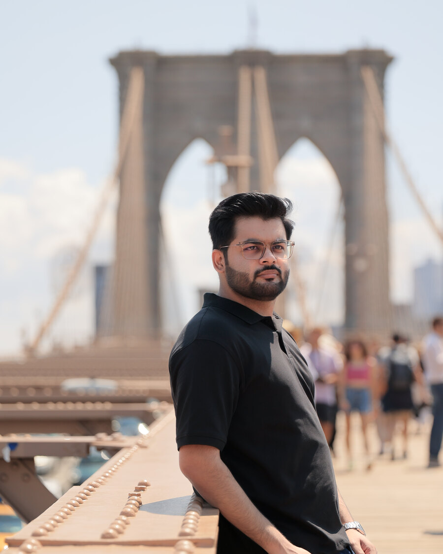 Shujain Ali, founder of Ranked & Cited, on the Brooklyn Bridge